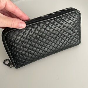 EUC Bottega black zip long wallet - Exterior - A, Interior - A